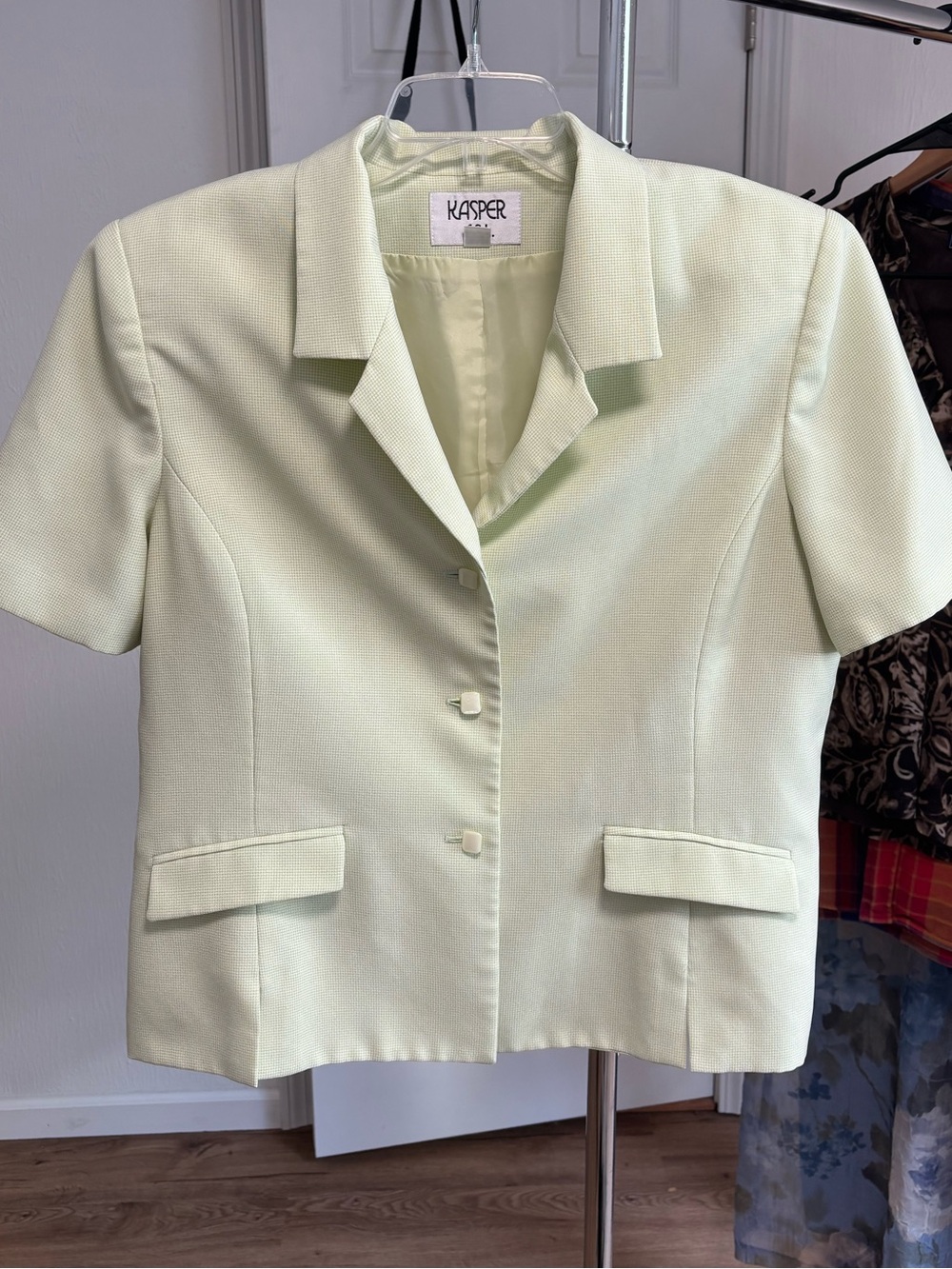 Vintage Kasper short sleeve blazer w/ micro houndstooth pattern. Size 18
